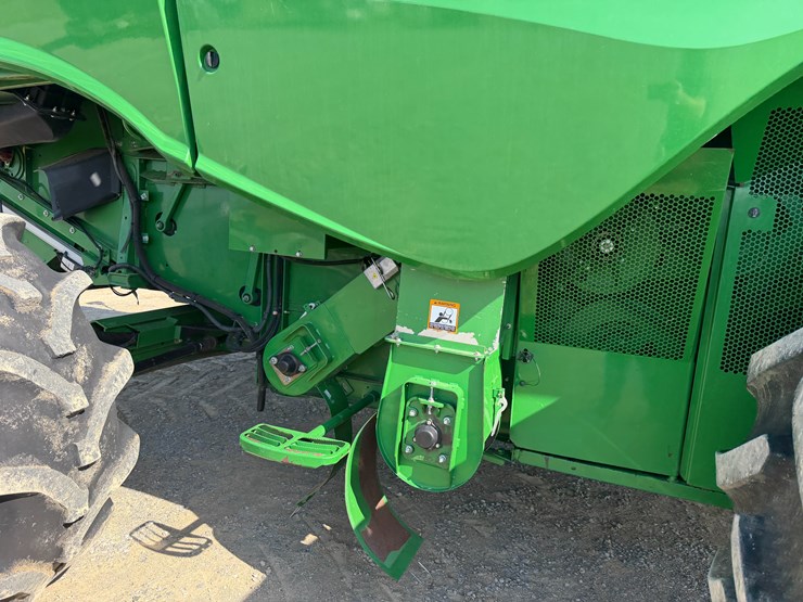 2014-john-deere-s670-image-48