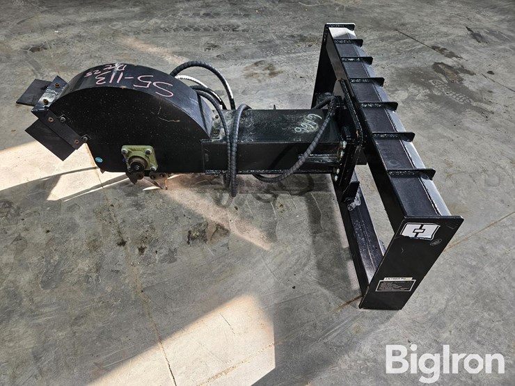 2025-massey-ferguson-730-image-8