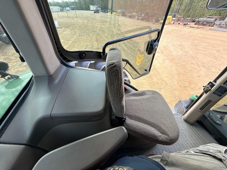 2015-john-deere-8270r-image-29