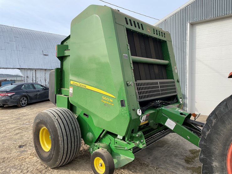 john-deere-560m-image-1