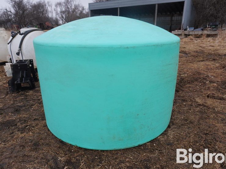 1550-gal-poly-water-tank-image-4