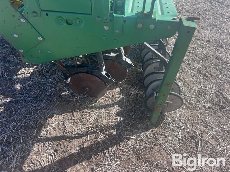 john-deere-520-image-9