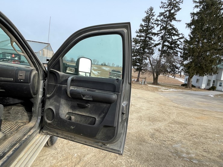 2007-chevrolet-silverado-3500-image-27