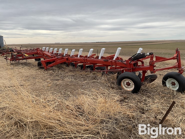 international-800-image-7