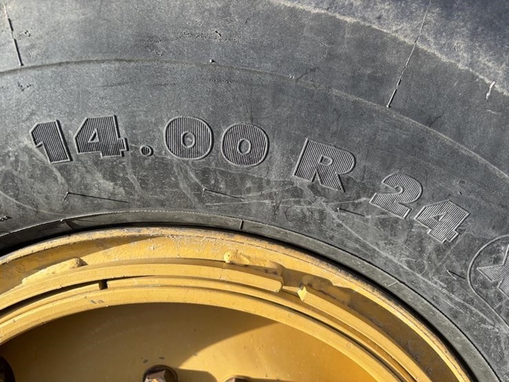 2006-caterpillar-143h-motor-grader-image-32