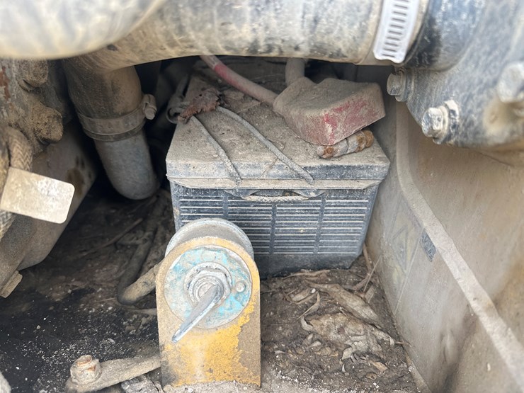 2019-caterpillar-239d-image-46