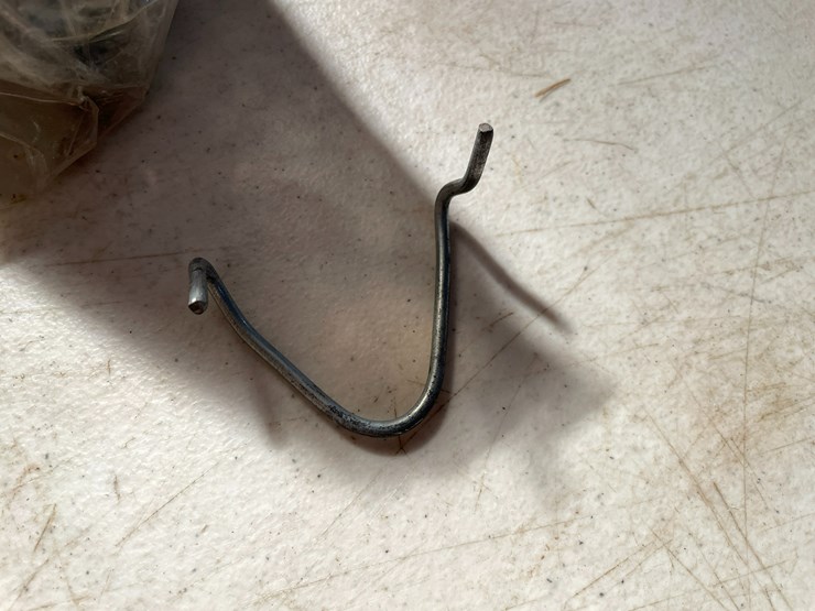 #2508-•-fencing-clips-image-6