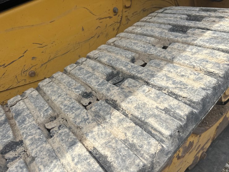 2019-caterpillar-259d3-image-57