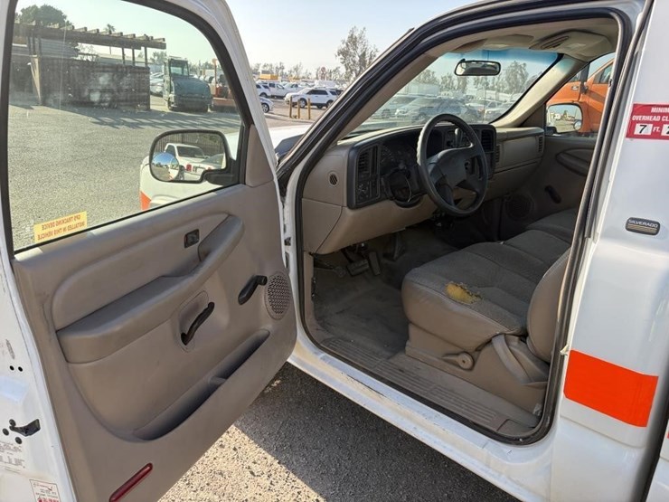 2005-chevrolet-2500-image-10