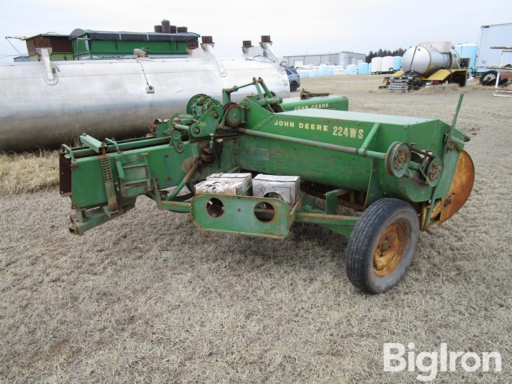 john-deere-224-image-5