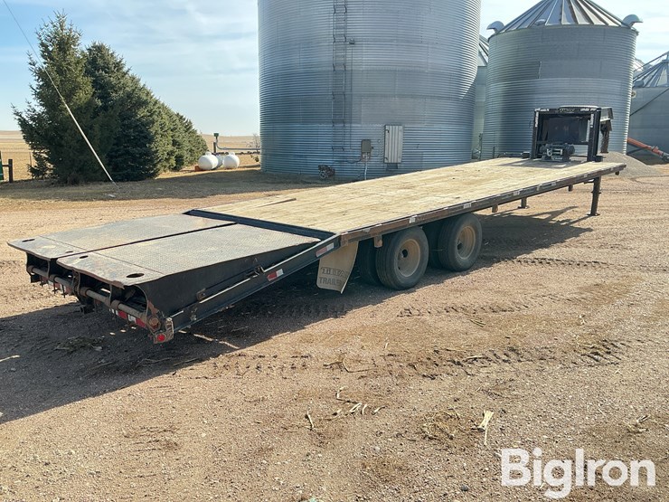 2009-titan-trailer-image-5