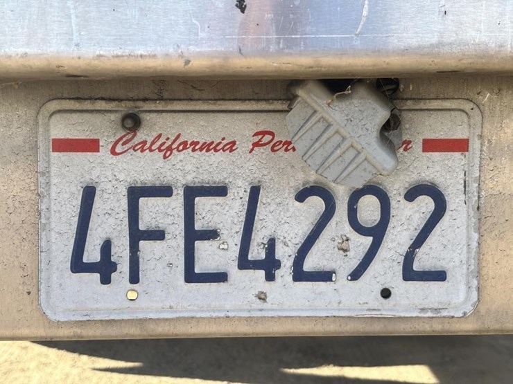 2000-utility-vs2r-image-30