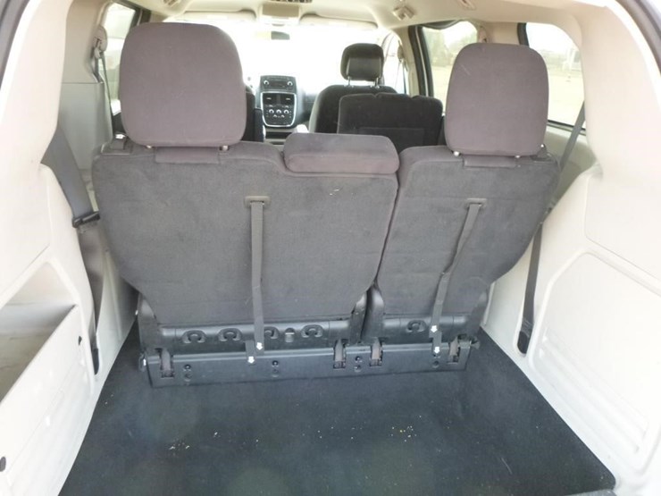 2014-dodge-grand-caravan-image-30