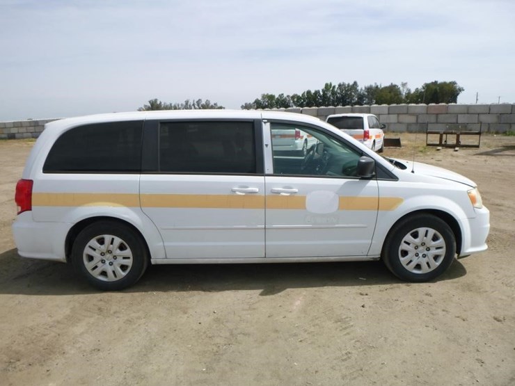 2014-dodge-grand-caravan-image-23