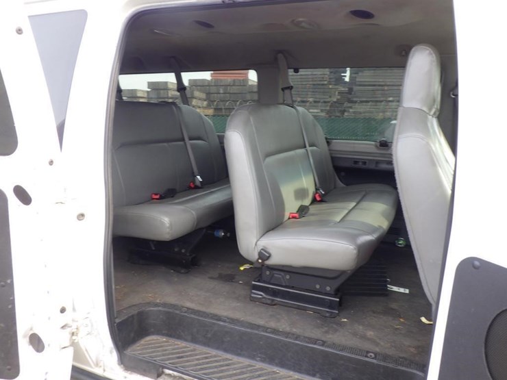 2009-ford-econoline-350-image-7