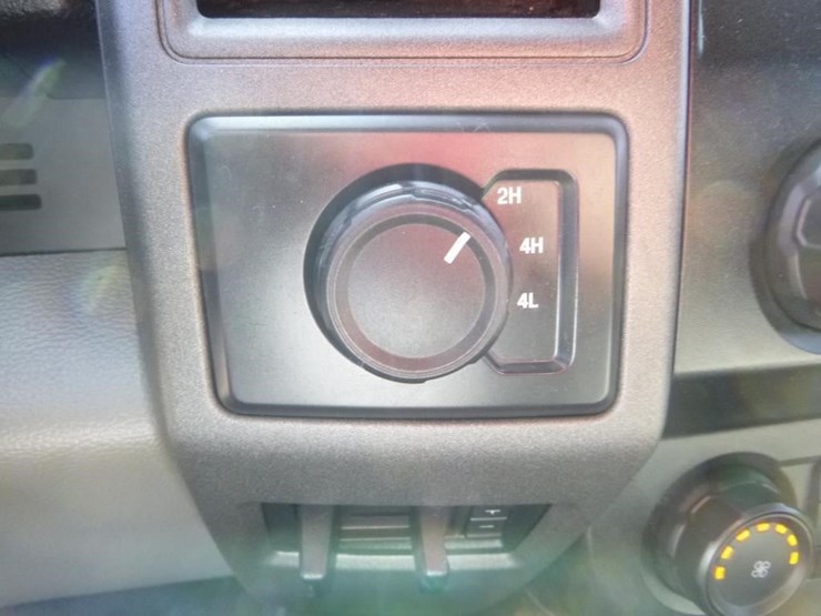 2020-ford-f350-image-13