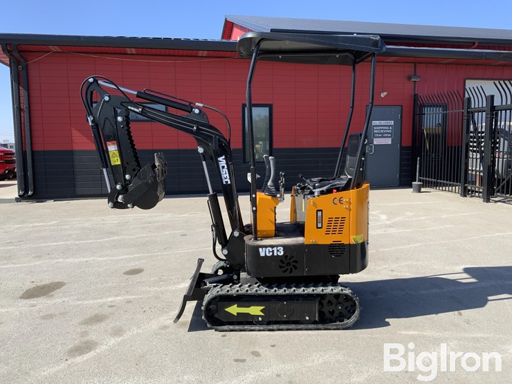 2025-massey-ferguson-730-image-8