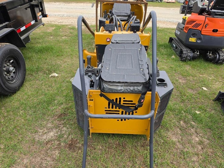 --absolute---new---ride-on-mini-skid-image-6