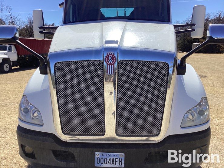 2019-kenworth-t680-image-10