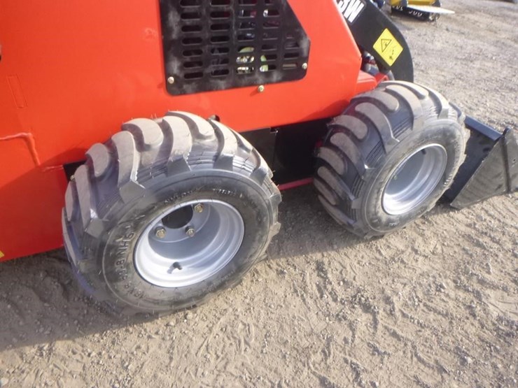 2026-sdlool-323w-skid-steer-loader-image-19