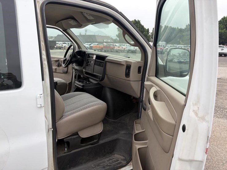 2007-chevrolet-express-1500-image-9