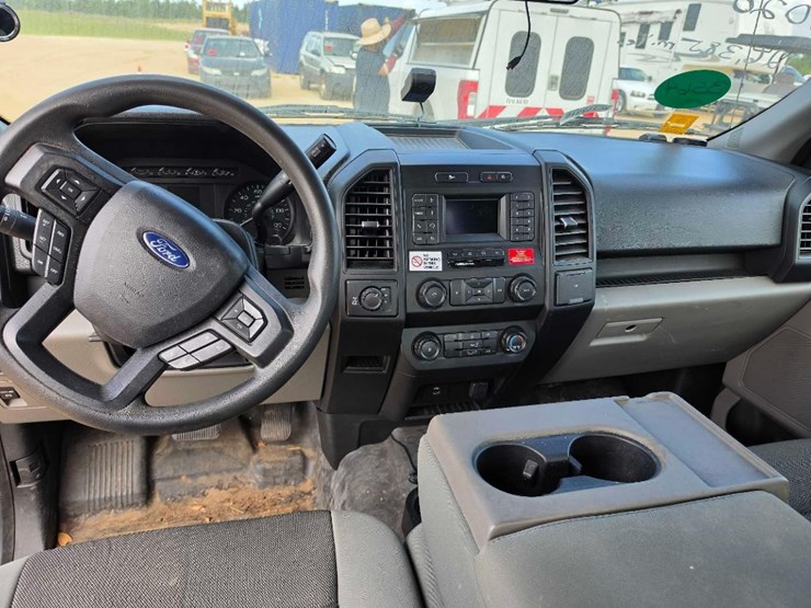 2020-ford-f150-xl-image-10