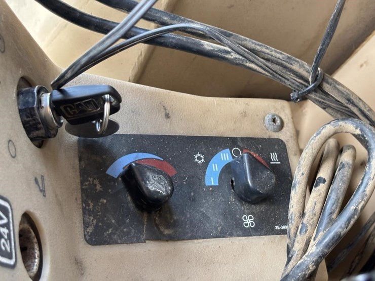 2006-caterpillar-143h-image-53