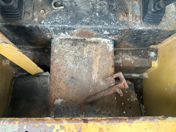 new-holland-lx885-image-26