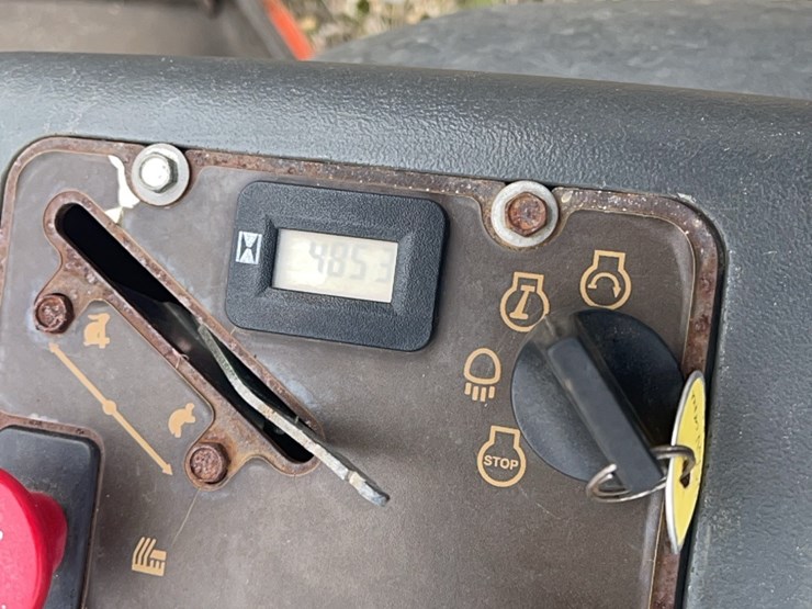 husqvarna-m-zt61-mower-fab-deck-485hours-kohler-25hp-moter-image-8