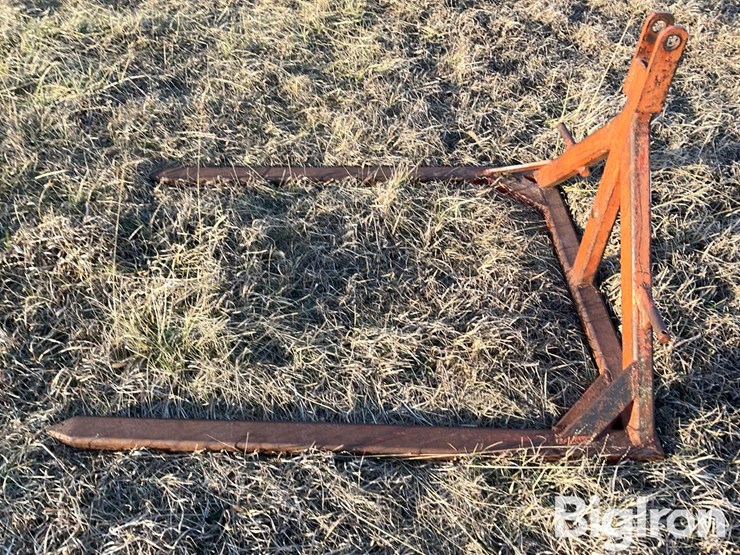 herrs-welding-3-pt-bale-fork-image-4