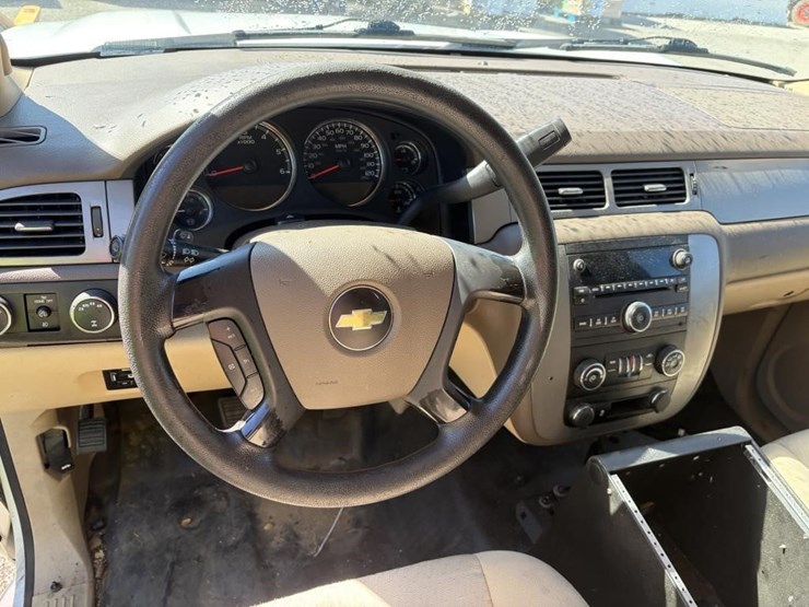 2013-chevrolet-tahoe-image-14