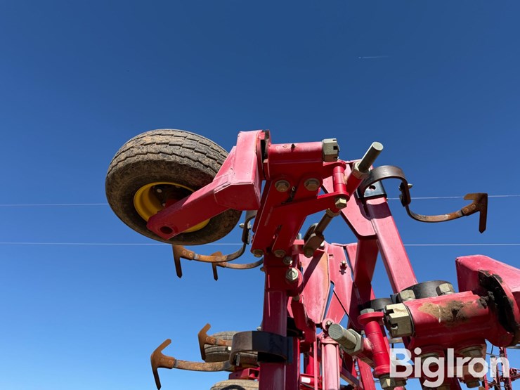 2012-sunflower-5055-field-cultivator-image-14