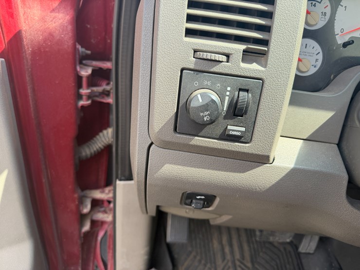 2008-dodge-2500-image-64