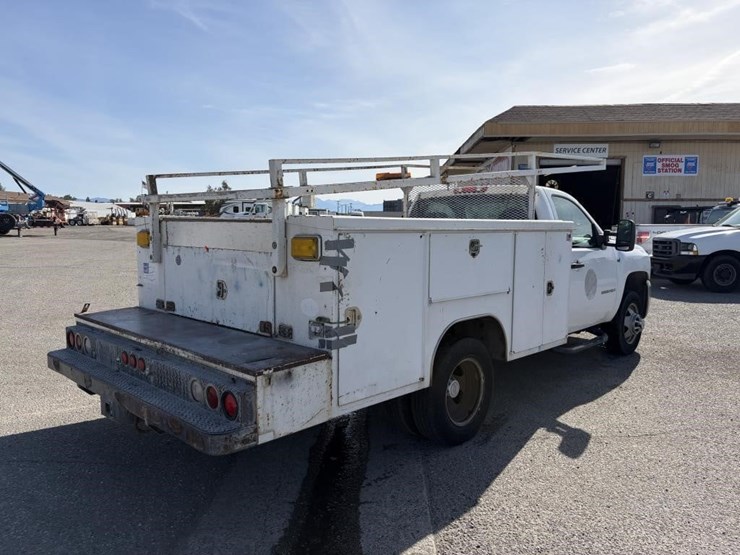 2009-chevrolet-silverado-3500hd-image-3