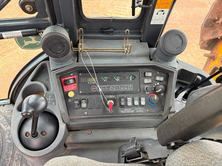 john-deere-410-image-43