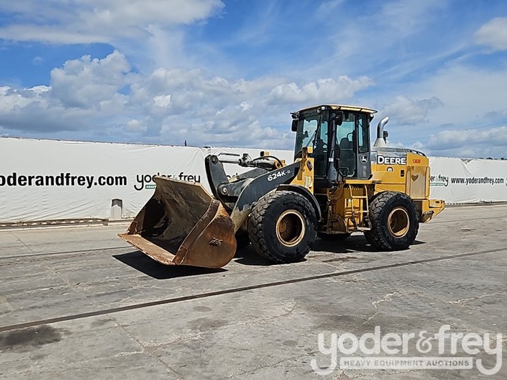 2017-deere-624k-image-2