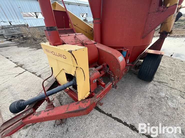 new-holland-358-image-12