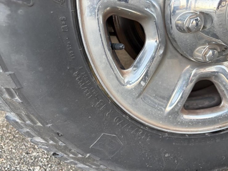 2016-dodge-2500-image-25