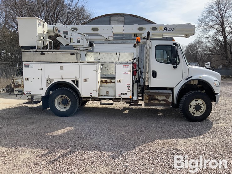 2015-freightliner-m2-106-image-4