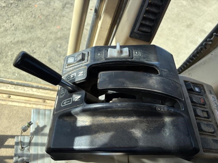 2006-caterpillar-143h-image-47