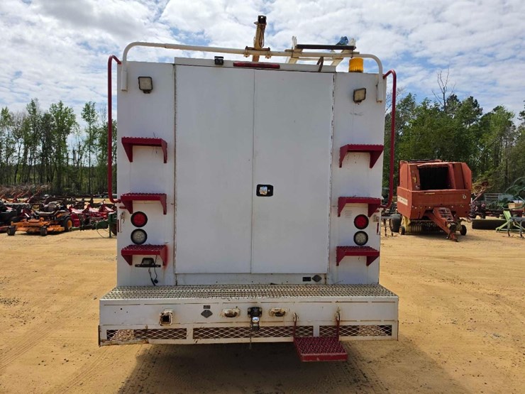 2015-ford-f550-image-7