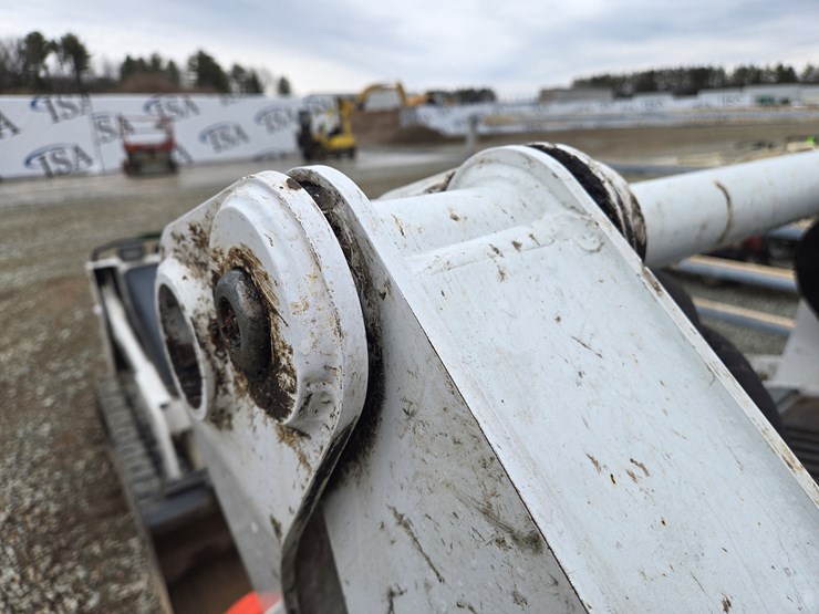 2017-bobcat-s570-image-24