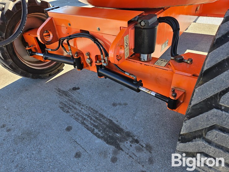 2009-jlg-600aj-image-11