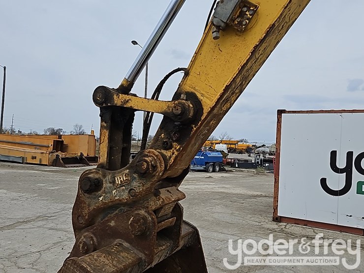 2016-komatsu-pc210-lc-11-image-8