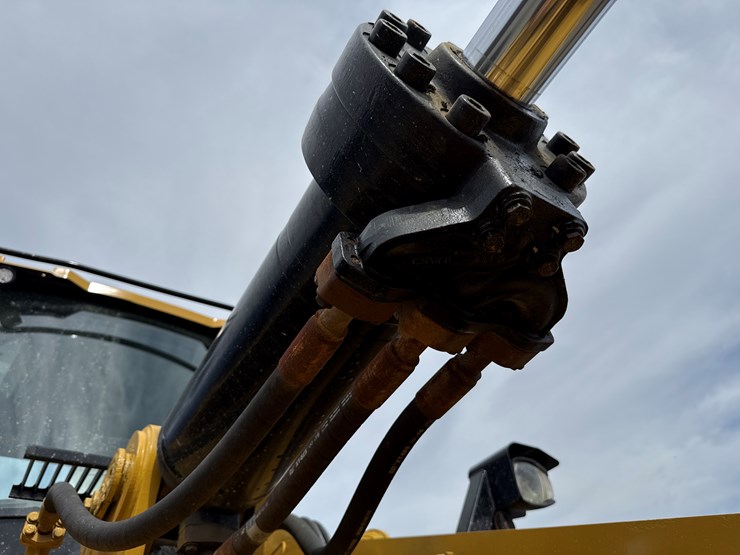 caterpillar-972-image-22