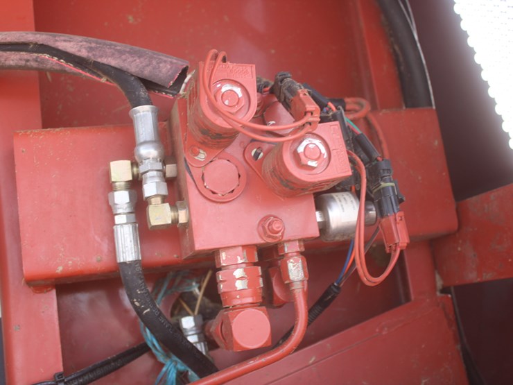 hesston-4910-image-81