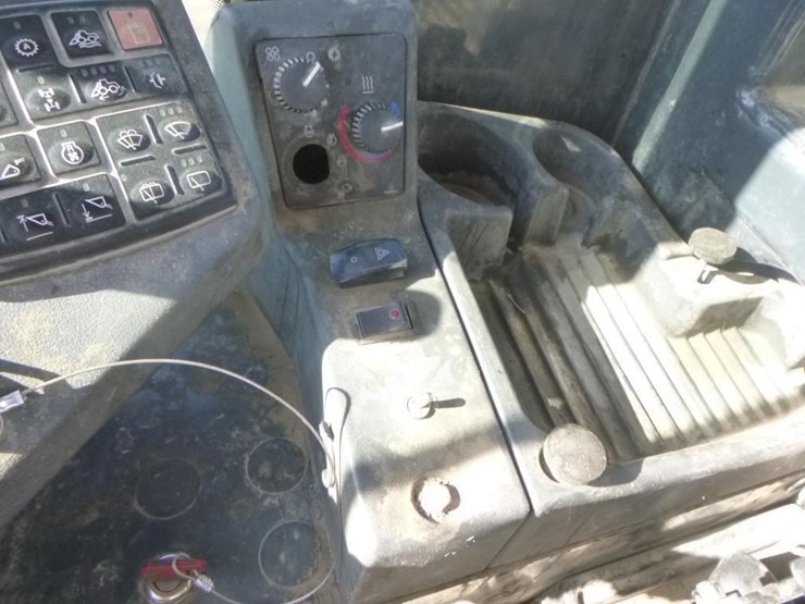 2005-deere-624j-image-28