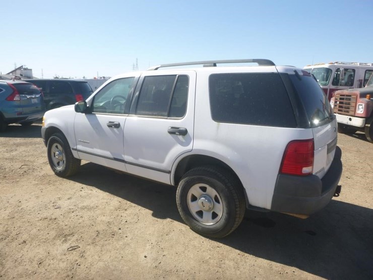 2004-ford-explorer-image-4