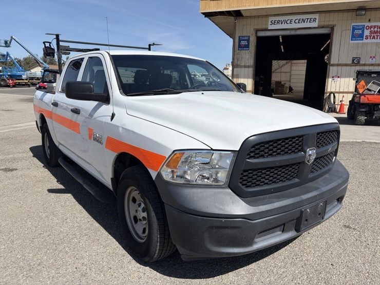 2016-dodge-1500-image-2