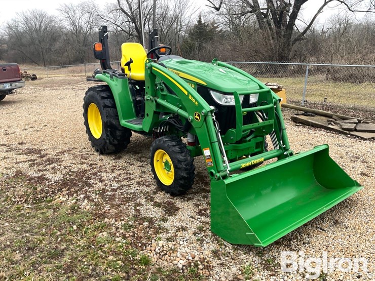 2020-john-deere-3033r-image-3